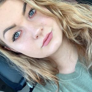 Meet your Posher, Abigail